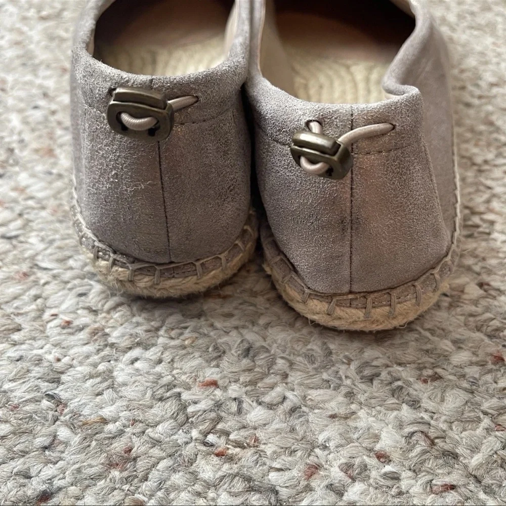 Eileen Fisher Bali Platinum Metallic Suede Flat 9